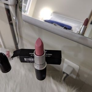 MAC Lustre Lipstick